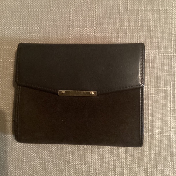 Loewe - Picture 2 of 6